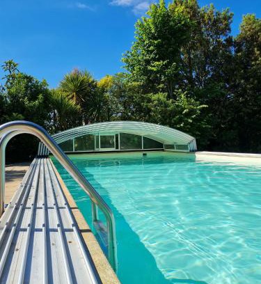 La Roche-sur-Yon Apartment | Gîte "Hawaï", avec parking securisé