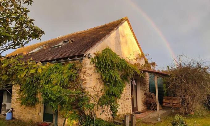 Yvre-l'Eveque House | Gîte indépendant avec grand parking extérieur