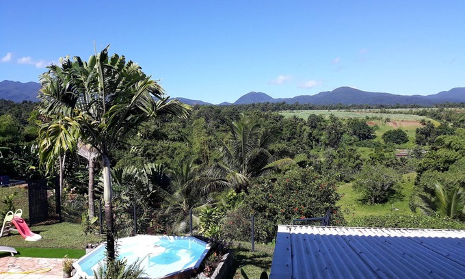 Petit-Bourg Villa | GÎTE KUMQUAT, T4 floor 3 bedrooms, mountain view, swimming pool