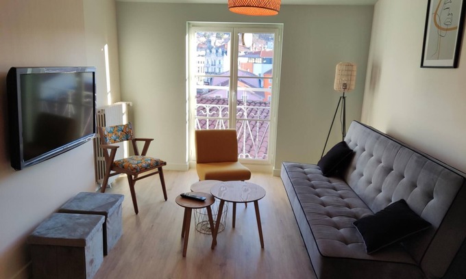 Le Puy-en-Velay Apartment | Gîte L'Escale Ponote - Downtown - Appart 90 m²