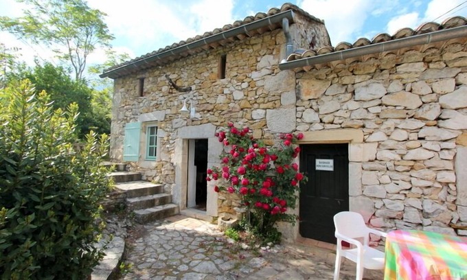 Verfeuil House | Gîte Le Mazet with swimming pool, quiet, near Céze Valley and Uzès