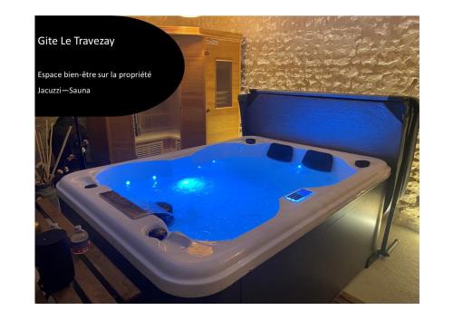 Courcoue House | Gîte Le Travezay