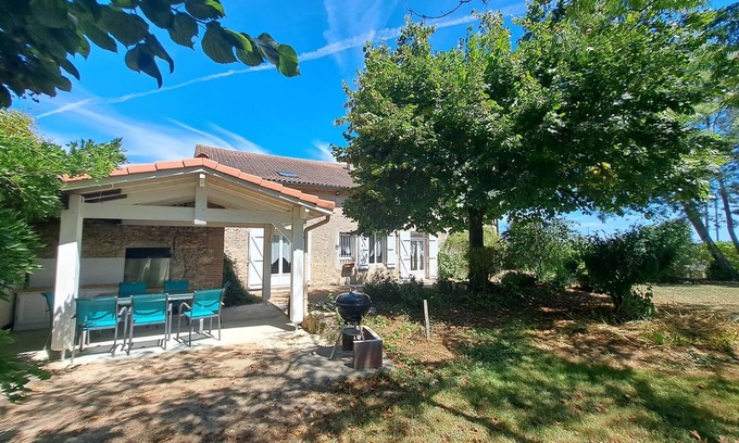 Saint-Pierre-de-Buzet Other | Gîte "Les Glycines