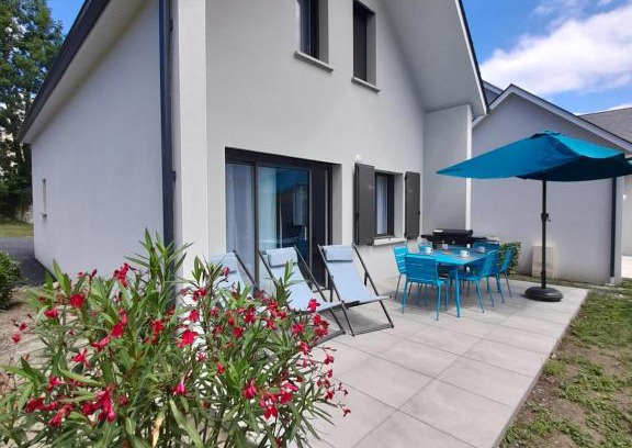 Argeles Gazost House | Gîte les lys Fleurs des Pyrénées