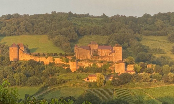 Berze-le-Chatel House | Gîte les Tourniers Sologny