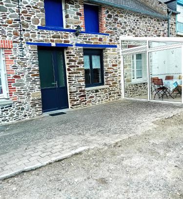 Hirel House | gîte marin petit châtelet