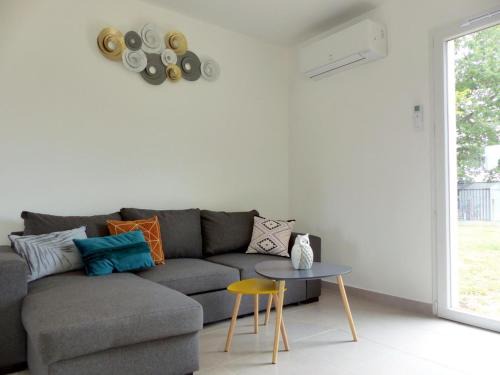 Saint-Remy-en-Rollat House | Gîte moderne avec grand jardin et climatisation - FR-1-489-492