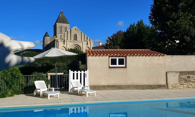 La Chaize-Giraud Cottage | Gîte Parasol, Piscine Chauffée, à 5 km de Brétignolles sur mer