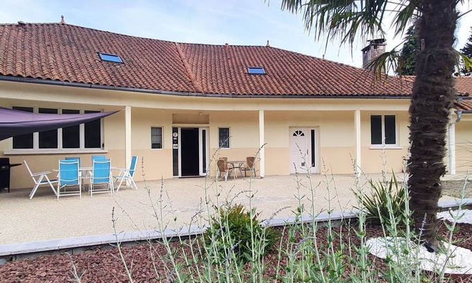 Compreignac Apartment | Gîte residence de la fontaine lac de saint pardoux, Limoges