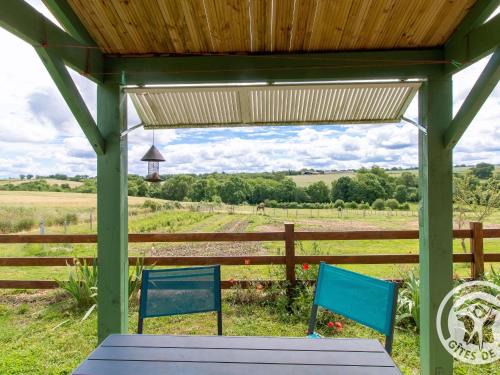 Montilliers House | Gîte rustique avec 2 chambres, nature, animaux admis, wifi et parking - FR-1-622-78