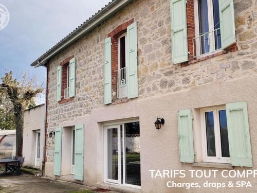 Montbrison House | Gîte spacieux avec spa et sauna, proche de Montbrison - FR-1-496-309