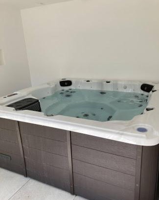 Saint Vivien House | Gîte tout confort (SPA, Sauna, piscine chauffée)