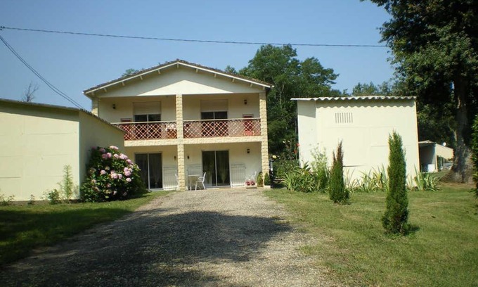 Villandraut House | Gîte Villandraut, 3 pièces, 4 personnes - FR-1-440-209