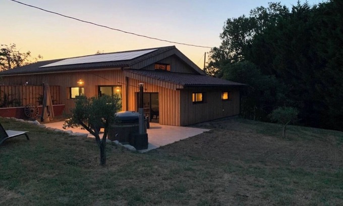 Monbazillac House | Gîtes Barns de la Truffière : Loft Coté Grange