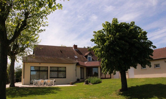 Le Breuil House | Gîtes de montvaltin grande maison bourgeoise