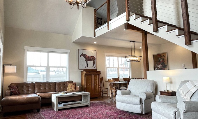 Cody House | G.F. Wiard House- historic Wyoming home, recently renovated, pet friendly/fully fenced yard!