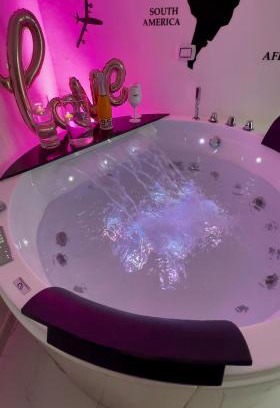 Oltretorrente Apartment | G-house