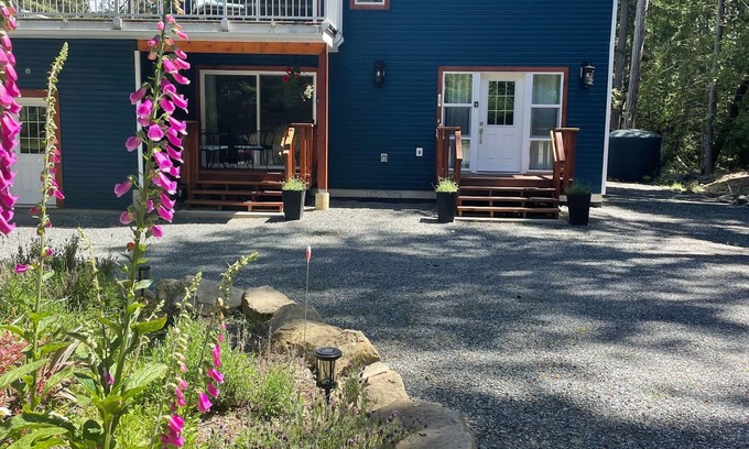 Regional District of Nanaimo Apartment | Gabriola Large Private Suite & Hot Tub