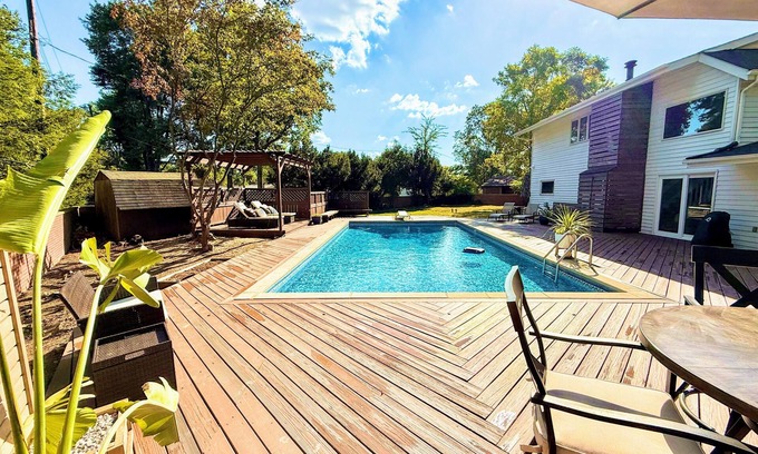 Gahanna House | Gahanna Luxury family/group retreat 5BR: 2K 2Q 1DB 3BA. Beautiful and spacious!