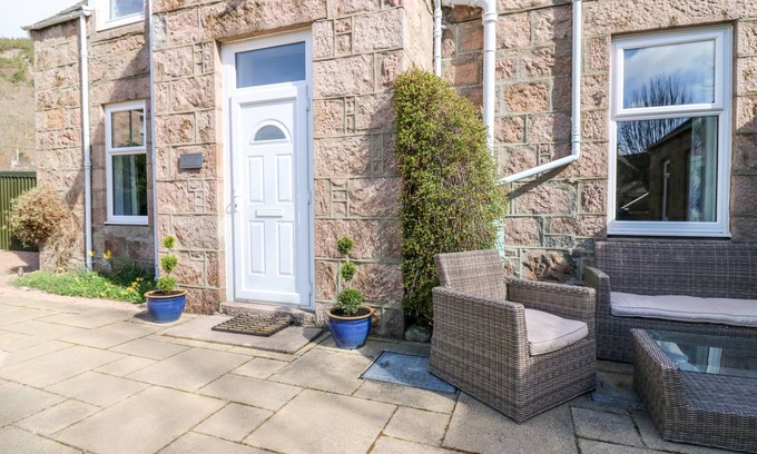 Ballater Cottage | Gairnlea House