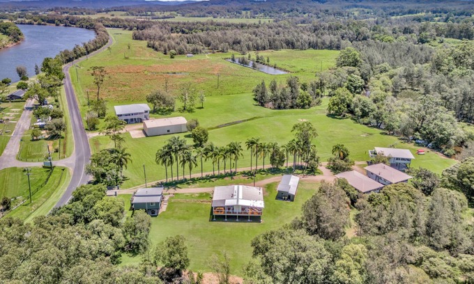 Repton House | Galahs by the River Collection – Exclusive Estate Stay in Repton