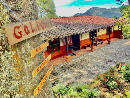 Jardin House | Galicia, cabaña junto a un bosque y a Cascada