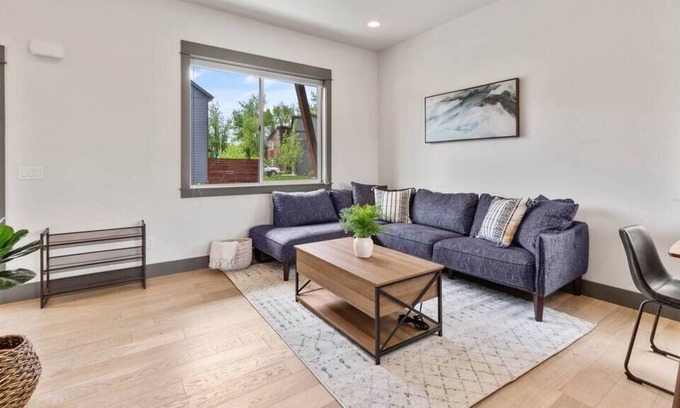 Four Corners House | Gallatin Hideaway- in 4 Corners- dog allowed