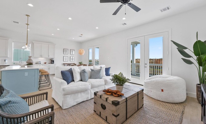 Terramar Beach House | Galveston Beach House with Water Views