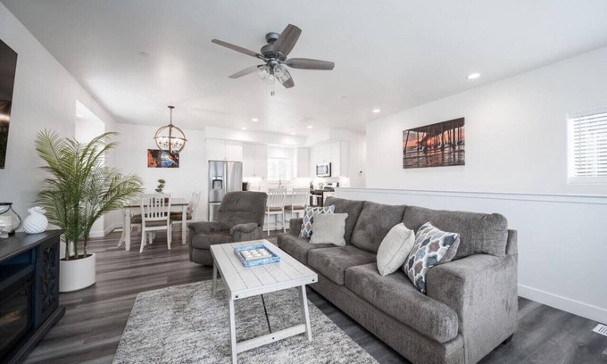 Oceano House | Game Room! Sleeps 11! Close to Pismo!