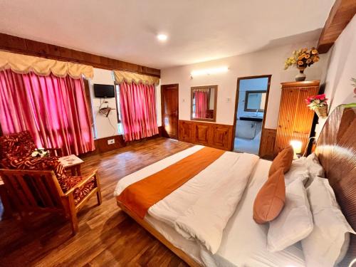 Sangrur Hotel | Ganga Lodge - Affordable Luxury Stay Near Mall Road Manali