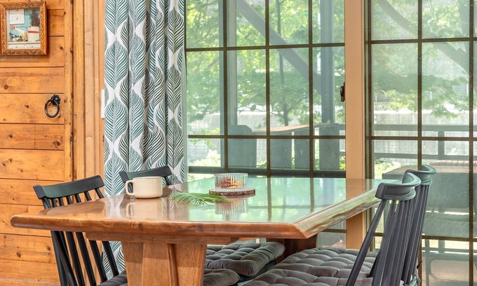 Deokhyeon House | Gapyeong Noksu Valley Pet Group Pension