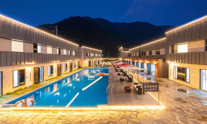 Gapyeong House | Gapyeong Orion Poolvilla Pension