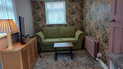 Morpeth Apartment | Garden Apartment Morpeth- with lockable bike storage!