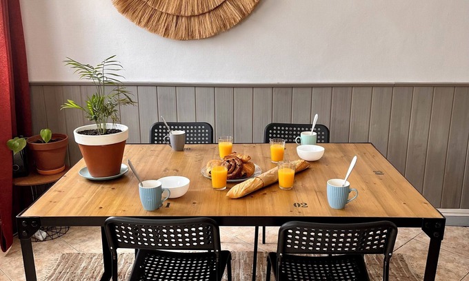 Hendaye Apartment | Garden apartment, town center not far from the station