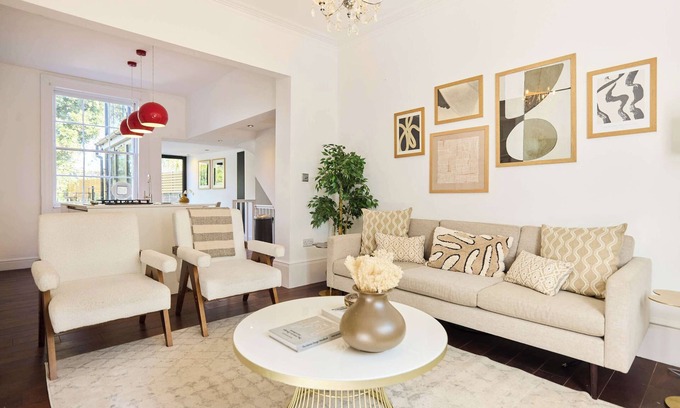 Islington Apartment | Garden Duplex in Islington