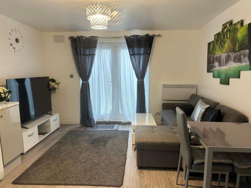 Enfield Highway Apartment | Garden Guest House