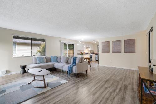 Bull Mountain Apartment | Garden Park Getaway