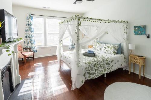 Woodland Heights Apartment | Garden Penthouse in RVA! 3 Bedroom, 3 Bath!