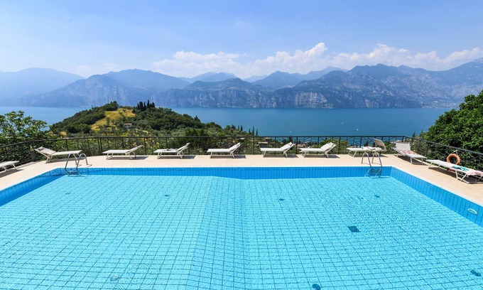 Malcesine Apartment | Garden Residence Malcesine Lake View Apartment 15