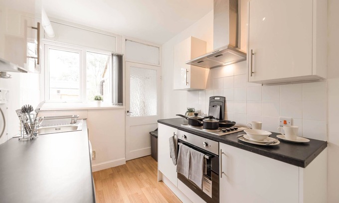 Doncaster House | Garden View Double Room