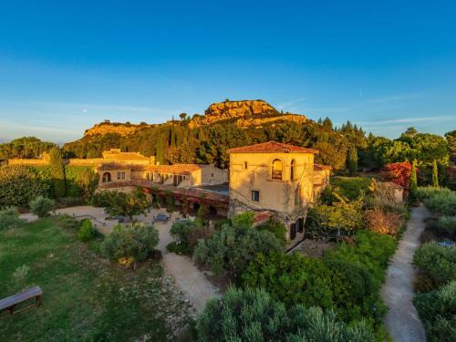Salon-de-Provence Hotel | Garrigae Abbaye de Sainte Croix