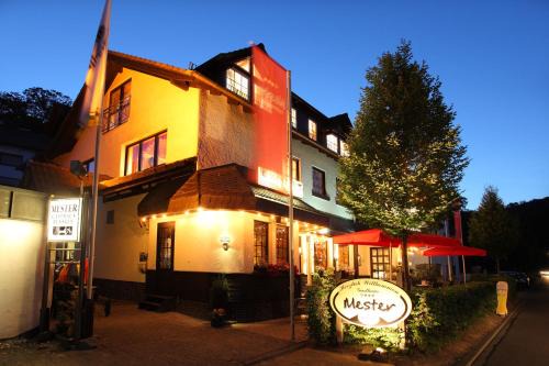 Oedingen Hotel | Gasthaus Mester