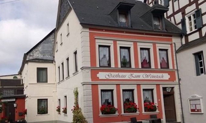 Enkirch Cottage | Gasthaus zum Weinstock - double room, shower, WC