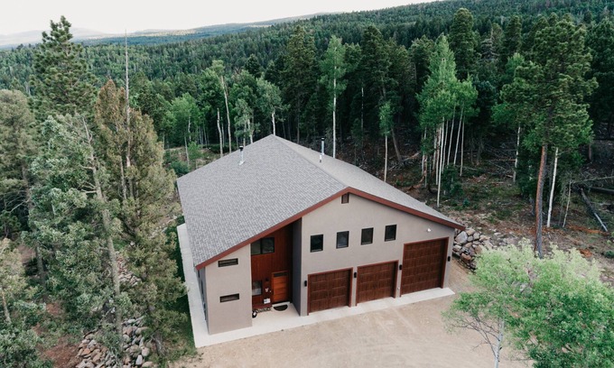 Angel Fire House | Gate Access To 1.5 million Acre Carson National Forest!