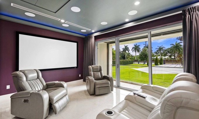 Southwest Ranches Apartment | Gated 9BR Estate for 20 w/Private Pool, Jacuzzi, Theater & Guest House! Pet-Friendly!