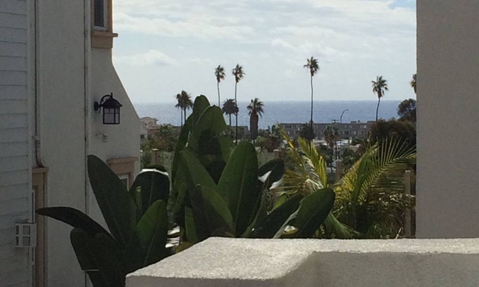 East Side Capistrano House | Gated Ocean View Townhome Only 8 Blocks To The Beach