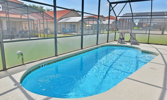 Solana House | Gated Resort- Pool- Amenities- Close to Theme Parks