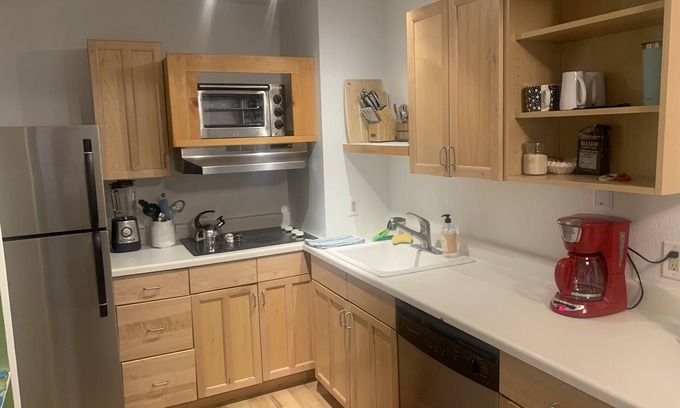 Santa Fe Condo | Gated, secure. Quiet, pool, 1.5 miles from Plaza, close to DeVargas Mall