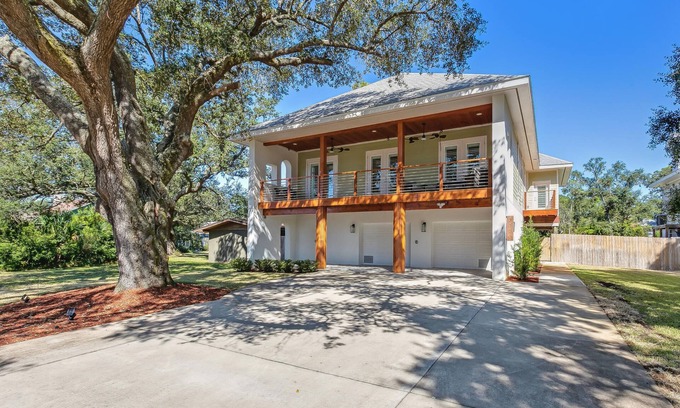 Gulf Breeze House | Gather Together at this Tranquil Retreat! Private Pool!