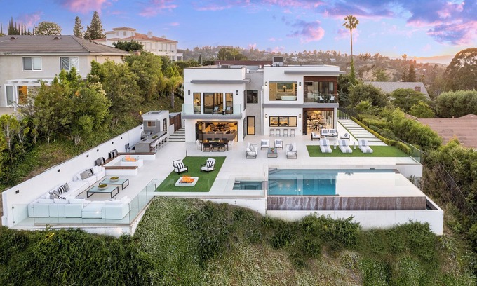Tarzana House | Gayle Villa - Stunning Modern Masterpiece with Breathtaking Views